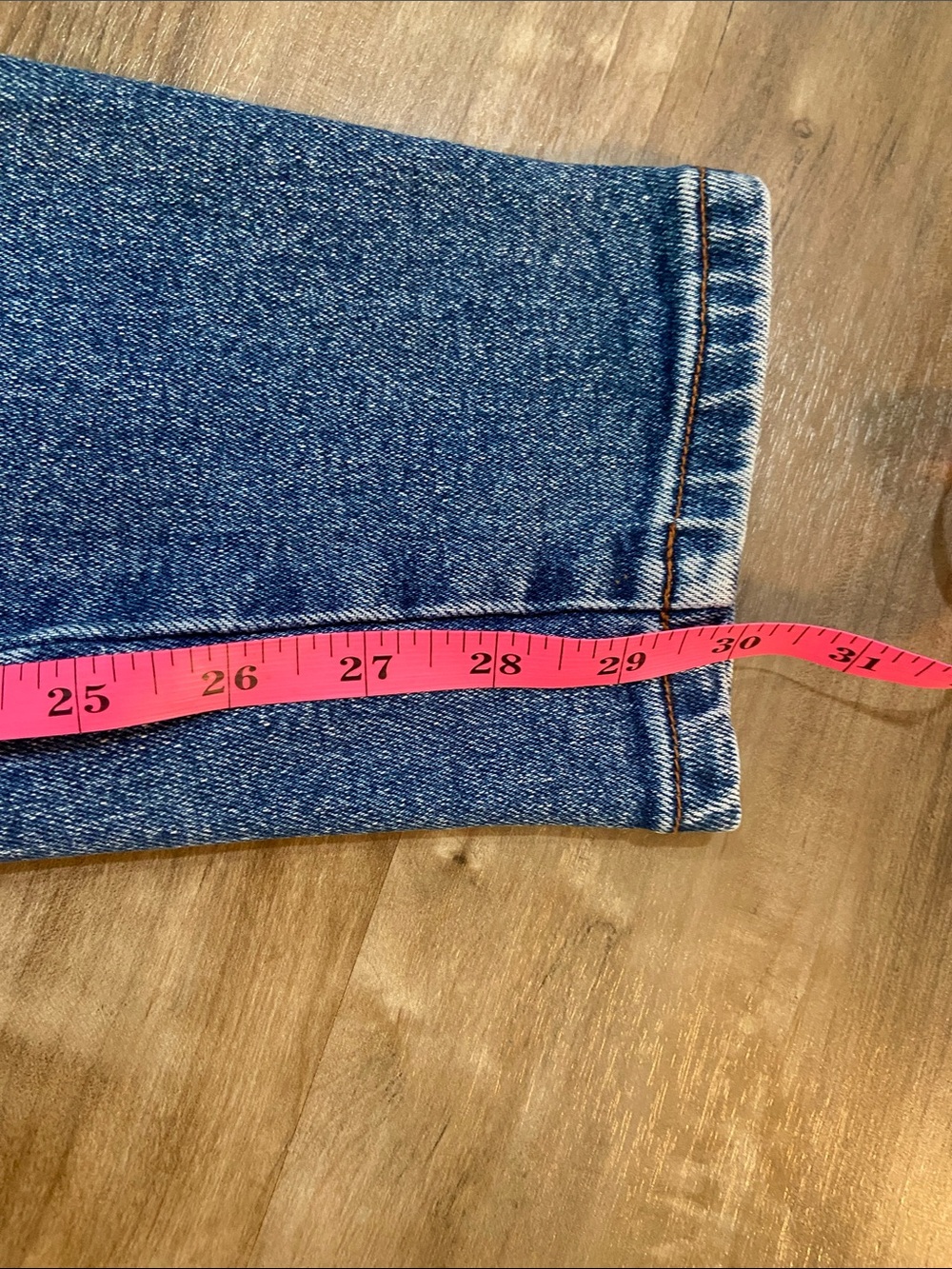 Y2K Levi's High-Rise Jeans in Classic Blue Denim - Picture 5 of 8